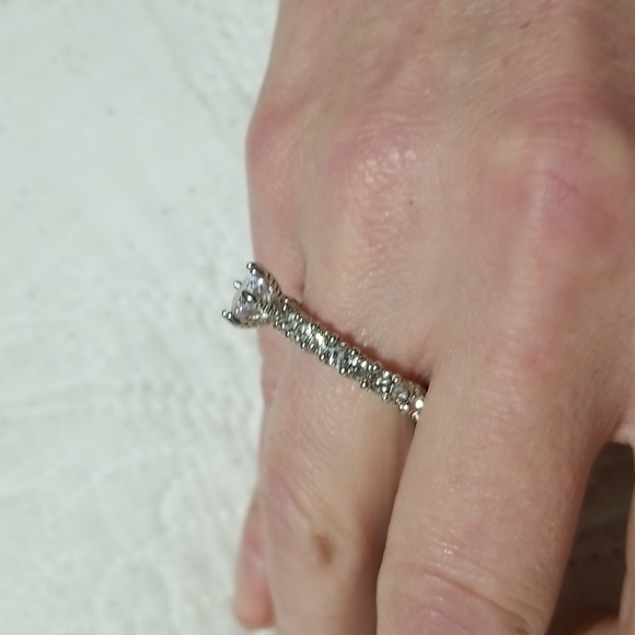 Sparkling ring size 9 - Picture 2 of 2